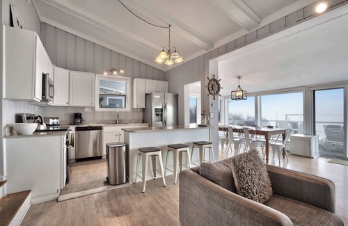 Wading River House | Soundview Beach House 4BR Panoramic Views