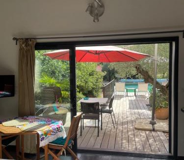 Saint-Maximin-la-Sainte-Baume Bed & Breakfast | Sous les oliviers - Jacuzzi - Studios de standing tout-équipés