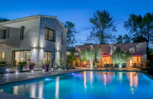 Saint-Maximin-la-Sainte-Baume Bed & Breakfast | Sous les oliviers - Jacuzzi - Studios de standing tout-équipés