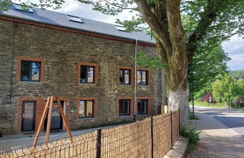 Herbeumont House | Sous le Charme. Large-capacity self-catering cottage (12-16 people)