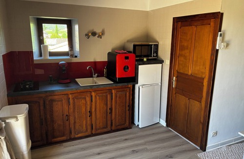 Saint-Sauveur-de-Cruzieres Apartment | South Ardèche apartment in quiet hamlet with parking, pets not allowed