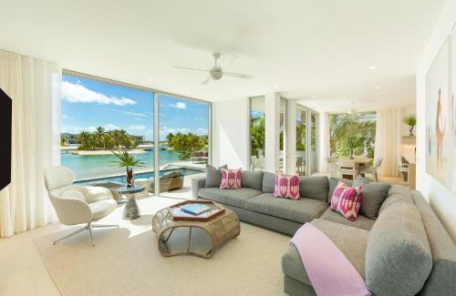 Long Bay Hills Resort | South Bank