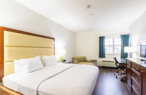 Sunrise Summit Hotel | South Branch Inn Romney