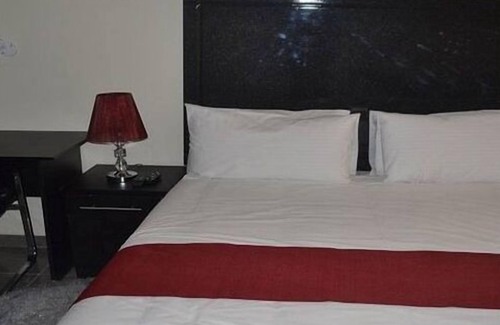 Kanye Hotel | South Court Inn