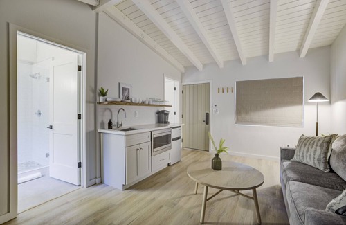Lakeside Park Apartment | South Lake Chalet #5-New Boutique Suite-Minutes to Heavenly & Lake Tahoe