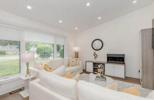 West Oakville House | South Oakville Bliss Haven