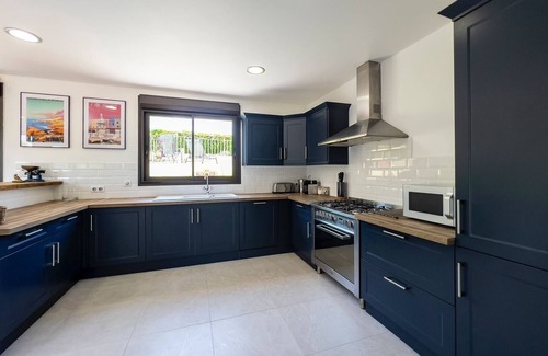 Routier Villa | South of France: Luxury Stay on a Vineyard. Sleeps 6. Private Pool.