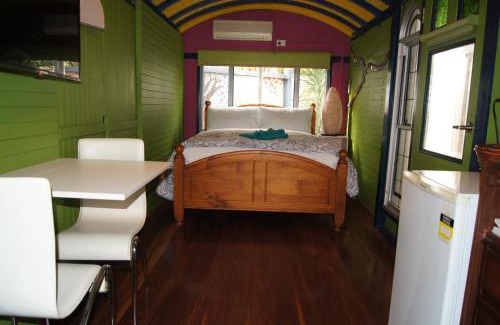 South Fremantle House | South Terrace Studio - Walk to Everything !