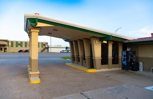 Liberal Hotel | South Wind Inn