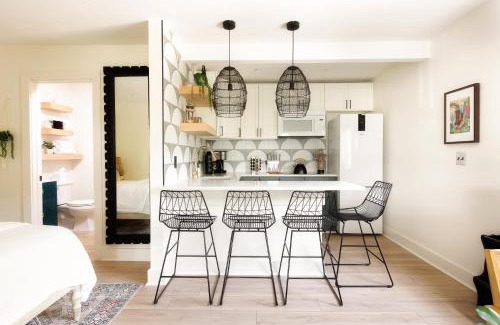 Melrose Apartment | Southbound Stays - Lonestar