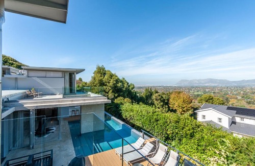 Newlands Villa | Southdown Masterpiece with backup power