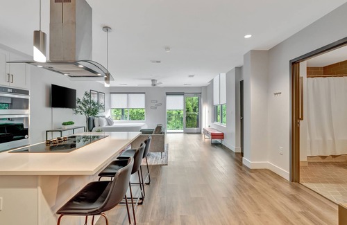 Donelson Apartment | Southern Charm Studio: Y'all Come Stay Awhile