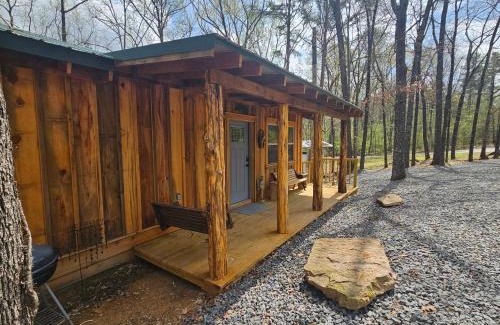 Greers Ferry House | Southern Comfort Inn and Resort