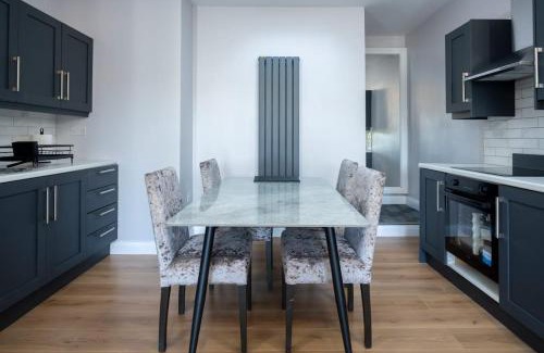 Lisburn House | Southview Cottage