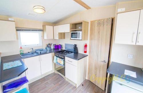 Camber Resort | SP84 - Camber Sands Holiday Park - 3 Bedroom - Sleeps 8 - Private Parking