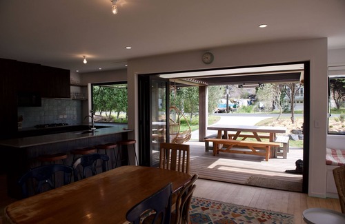 Mangawhai Heads House | Spa and a 5 minute walk to the water