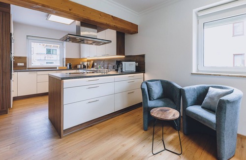 Schuttdorf Apartment | Spa Chalet - Garden Lodge, garden & wellness