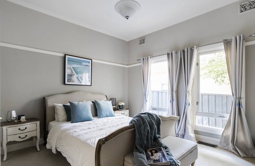 Albury House | Spa Cottage - Fireplace, Central and Stylish Interiors.