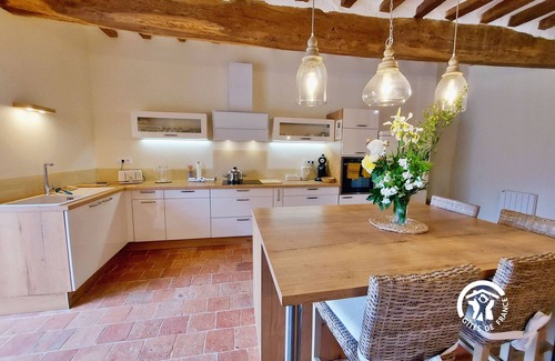 Chateau-Gontier Cottage | Spacious modern house with pool and wifi, perfect for groups and families