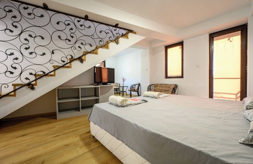 Muglizh House | spa guest house valentina
