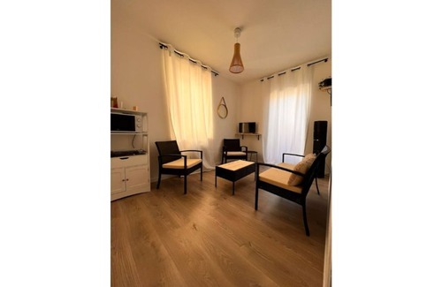 Neuilly-en-Thelle Apartment | Spa Homelove whole house private jacuzzi 6 places