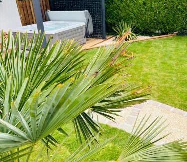 Pamfou House | Spa privé & évasion polynésienne à 20 min de Fontainebleau - PrestigeLodges