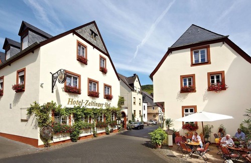 Bernkastel-Wittlich District House | Spa Suite Moselsteig in the GH Winzerhaus - Hotel Zeltinger Hof
