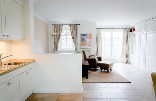 Wenningstedt-Braderup House | Spacious vacation apartment close to the beach with terrace, beach chair, W-LAN