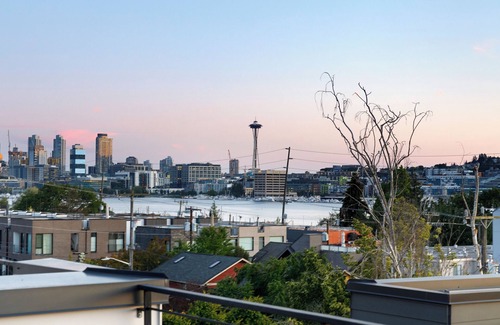 Eastlake House | Space Needle, Water, Mountain and City Views