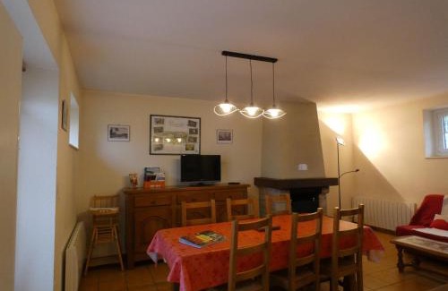 Trizay-Coutretot-Saint-Serge House | Spacieux gîte au cœur du Perche - 3 chambres, jardin, cheminée, proche activités et Nogent-le-Rotrou - FR-1-581-67