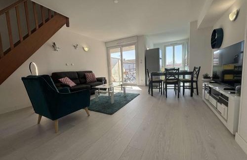 Rochefort Apartment | Spacieux appartement 2 chambres avec parking à Rochefort - FR-1-246B-50