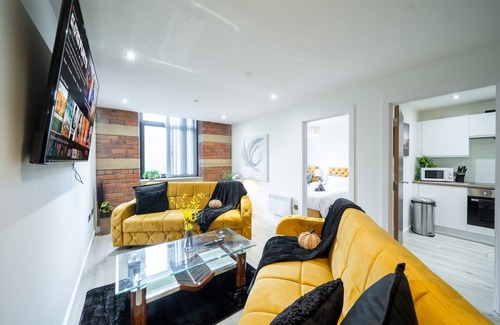 Bradford Apartment | Spacious 1-Bed Apt Close To City Centre - Sleep 6