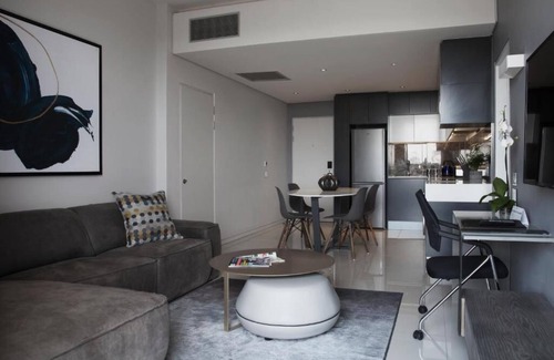 Sandown Apartment | Spacious 1 Bedroom Apartment at Katherine Street, Sandton
