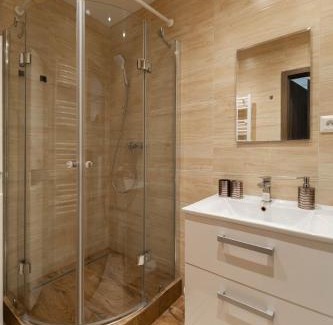 Martin Apartment | Spacious 1-bedroom Apartment