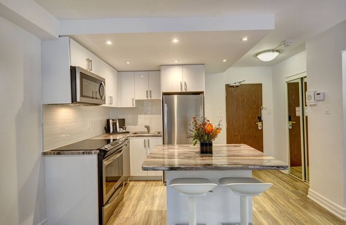 Bay Cloverhill House | Spacious 1 bedroom Suite -Downtown Toronto