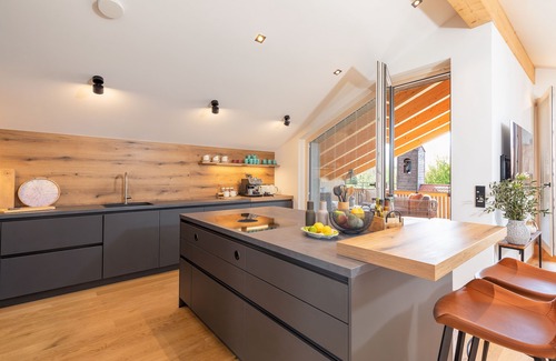 Uebersee Apartment | Spacious 140 sqm loft with sauna and roof terrace