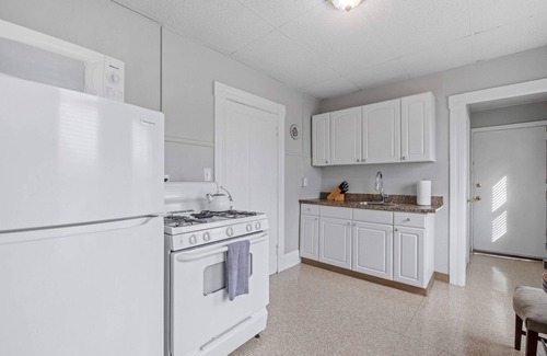 Manchester Apartment | Spacious 1Bed Urban Oasis - Short & Midterm Stays