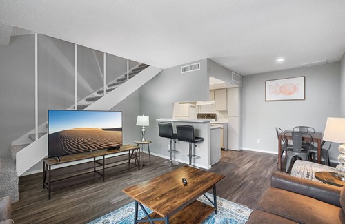 North University Apartment | Spacious 1BR in Hydepark 3242
