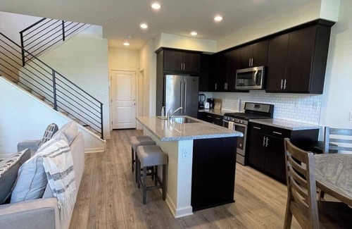Otay Ranch House | Spacious 2 bed/2.5 bath Townhome in Otay Ranch, Chula Vista