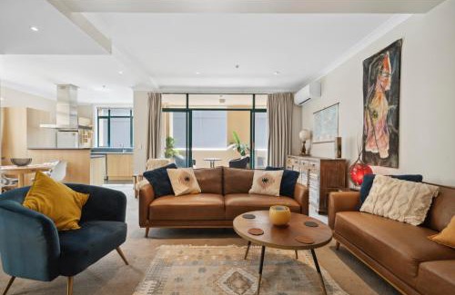 Te Aro Apartment | Spacious, 2 Bed, 2 Bath Central City Retreat