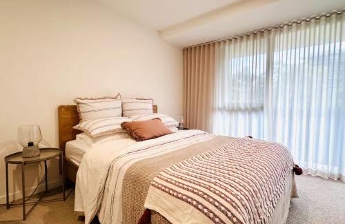 Dickson Apartment | Spacious 2 Bed Room Split Level Apartment