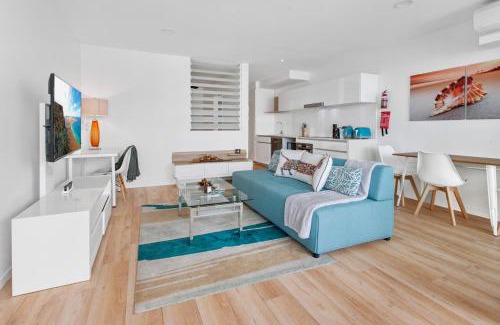 Woolloongabba Apartment | Spacious 2-Bed Unit With Balcony Next to The Gabba