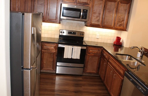 Huntsville Apartment | Spacious 2 Bedroom/ 2.5 Bathroom Soundproof Apartment for Rent. Close to town!