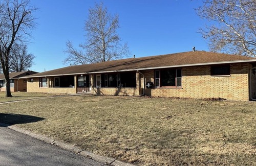 Thomasboro Apartment | Spacious 2 bedroom apartment