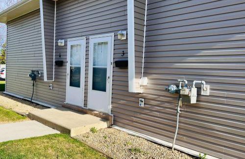 Camrose Apartment | Spacious 2-bedroom apartment