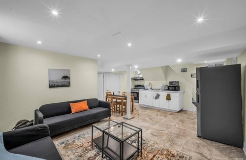 Newtonbrook House | Spacious 2 Bedroom Guest Suite in North York
