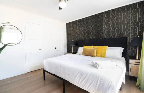 The Flats Apartment | Spacious 2-Bedroom Hollywood Apartment near Sunset Blvd
