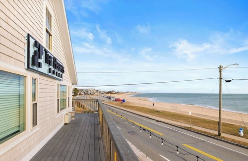 Falmouth Heights Apartment | Spacious 2-Bedroom King Suite - Comfort & Style | Sleeps 5