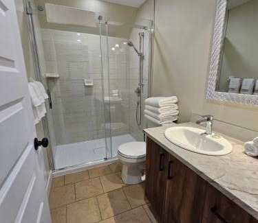 Downtown Gatineau Apartment | Spacious 2 Bedroom Loft Apt #7