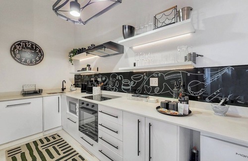 Observatory Apartment | Spacious 2 BR Apartment In Obz